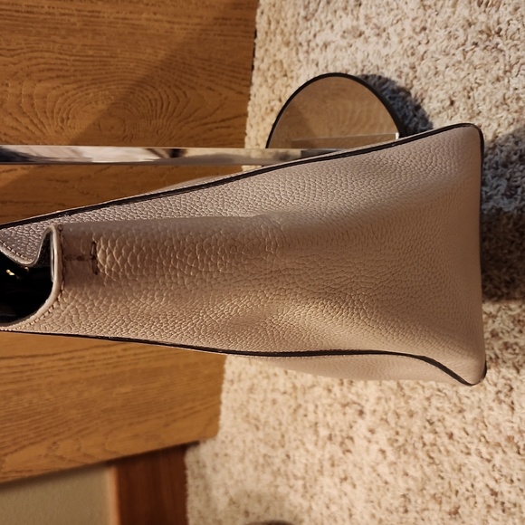 EUC Tory Burch McGraw Large Leather Carryall Tote - Picture 7 of 17